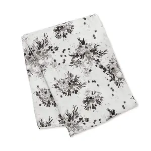 Lulujo Bambusovo-mušelínová zavinovačka/plena - Black floral 120x120 cm