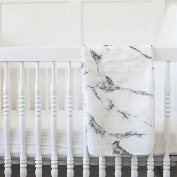 Lulujo Narozeninová sada - Bambusová plena 120x120 + čepička Marble