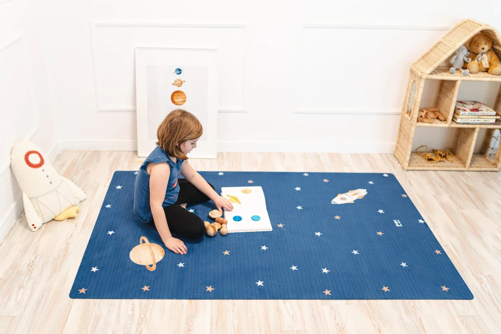 Gugu the Hero Kaučuková hrací podložka - Nighty Space BIG