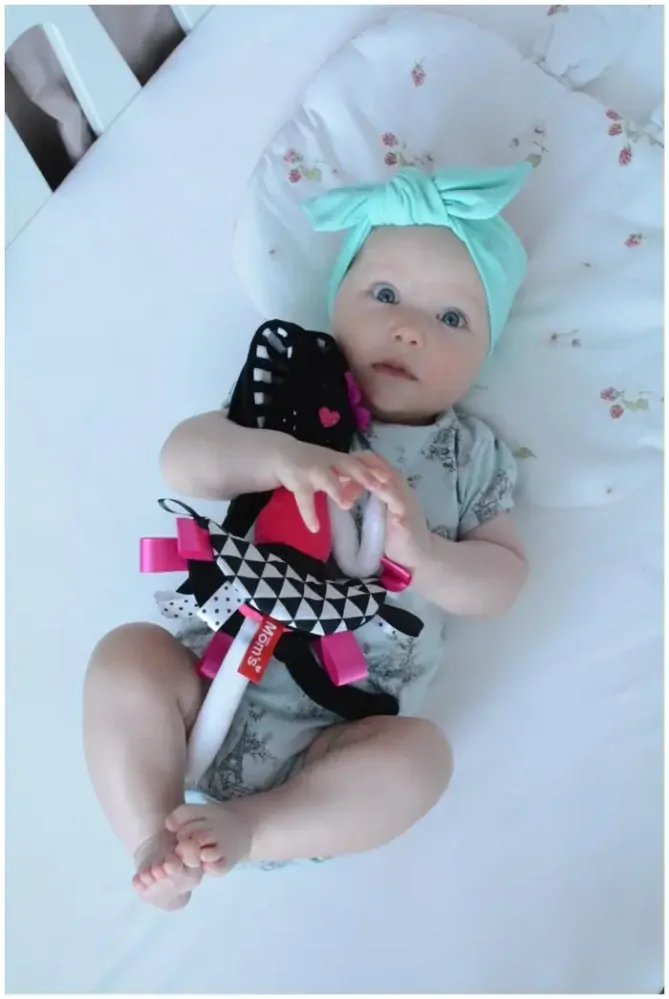 Mom´s Care Králíček Holka - edukační hračka