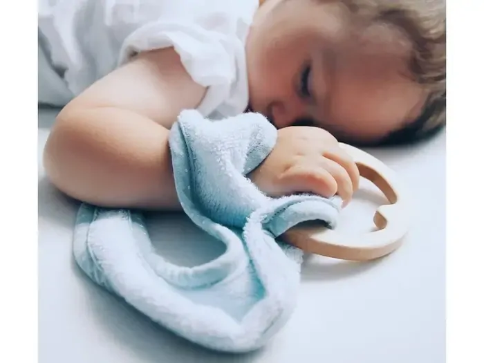 Lullalove SupeRRO baby ECO - Bryndák a kousátko 2v1, ecru