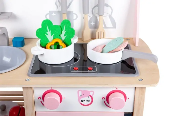 Dřevěná kuchyňka růžová, se zvuky Ecotoys - růžová