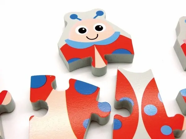 Oops - Oboustranné dřevěné puzzle pro nejmenší - Beruška a Louka
