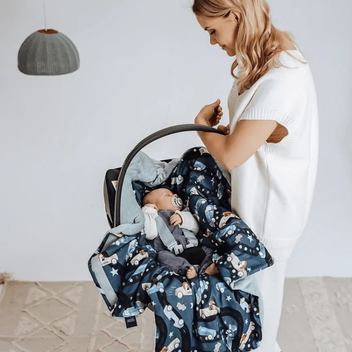 La Millou Zavinovací deka do autosedačky Blooming Boutique Noir/Velvet Rafaello