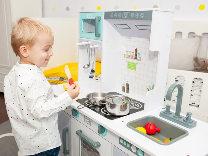 Velká dřevěná kuchyň s doplňky Ecotoys
