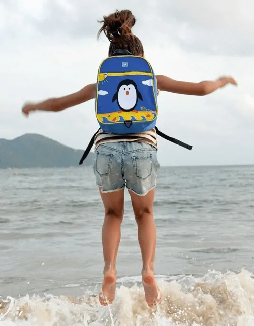 Hugger Dětský batoh Skooly - Beach Penguin